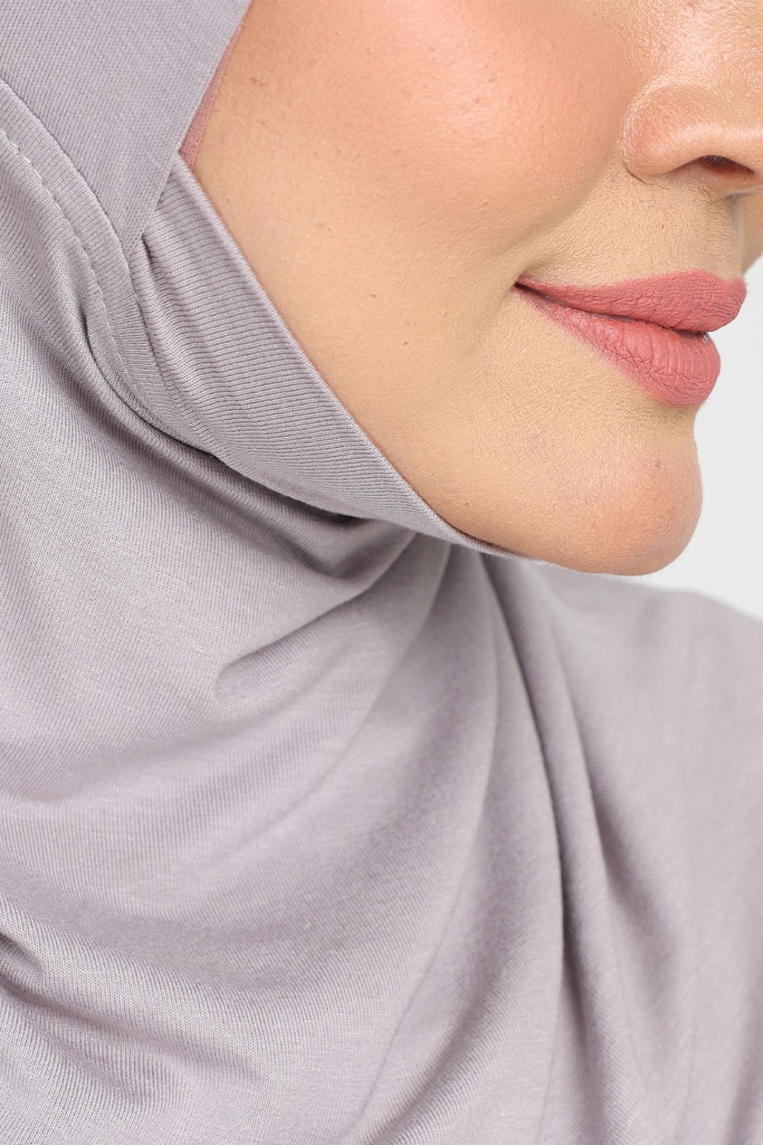 Inner Neck Jasmine Berdagu Nest Cream