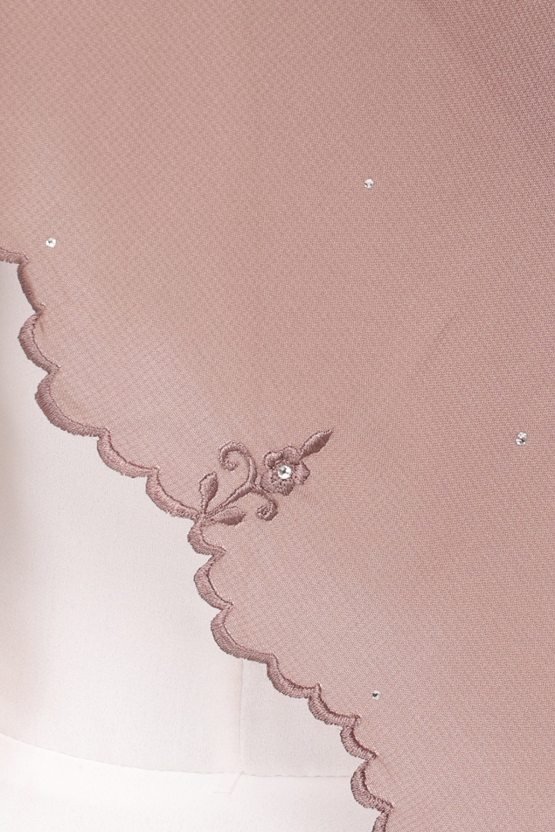 Bawal Sulam Preity White