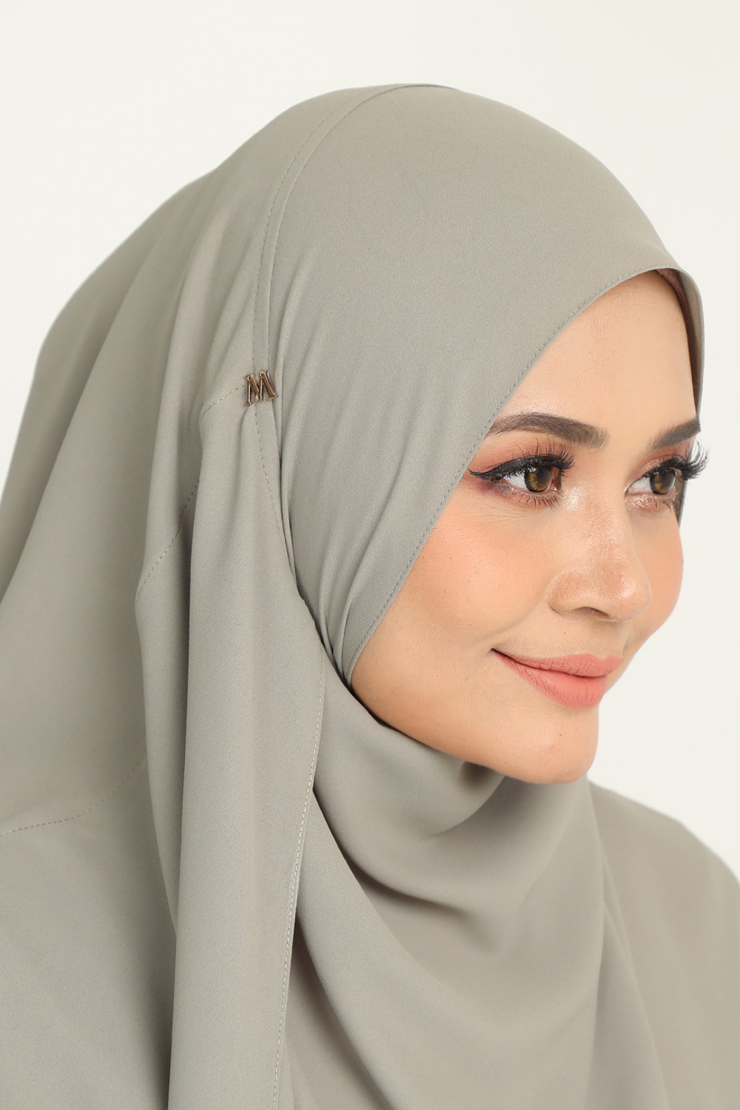 Umma Shawl Merangsri White Smoke