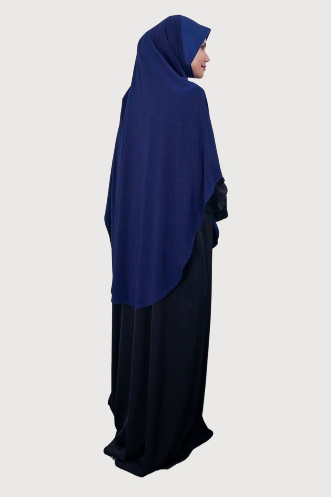 Jubah Rajwa Luxe Black X Hajira Penn Blue