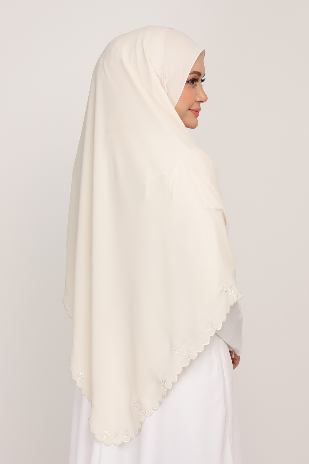 [AS-IS]-Shawl Sulam Milky Eve