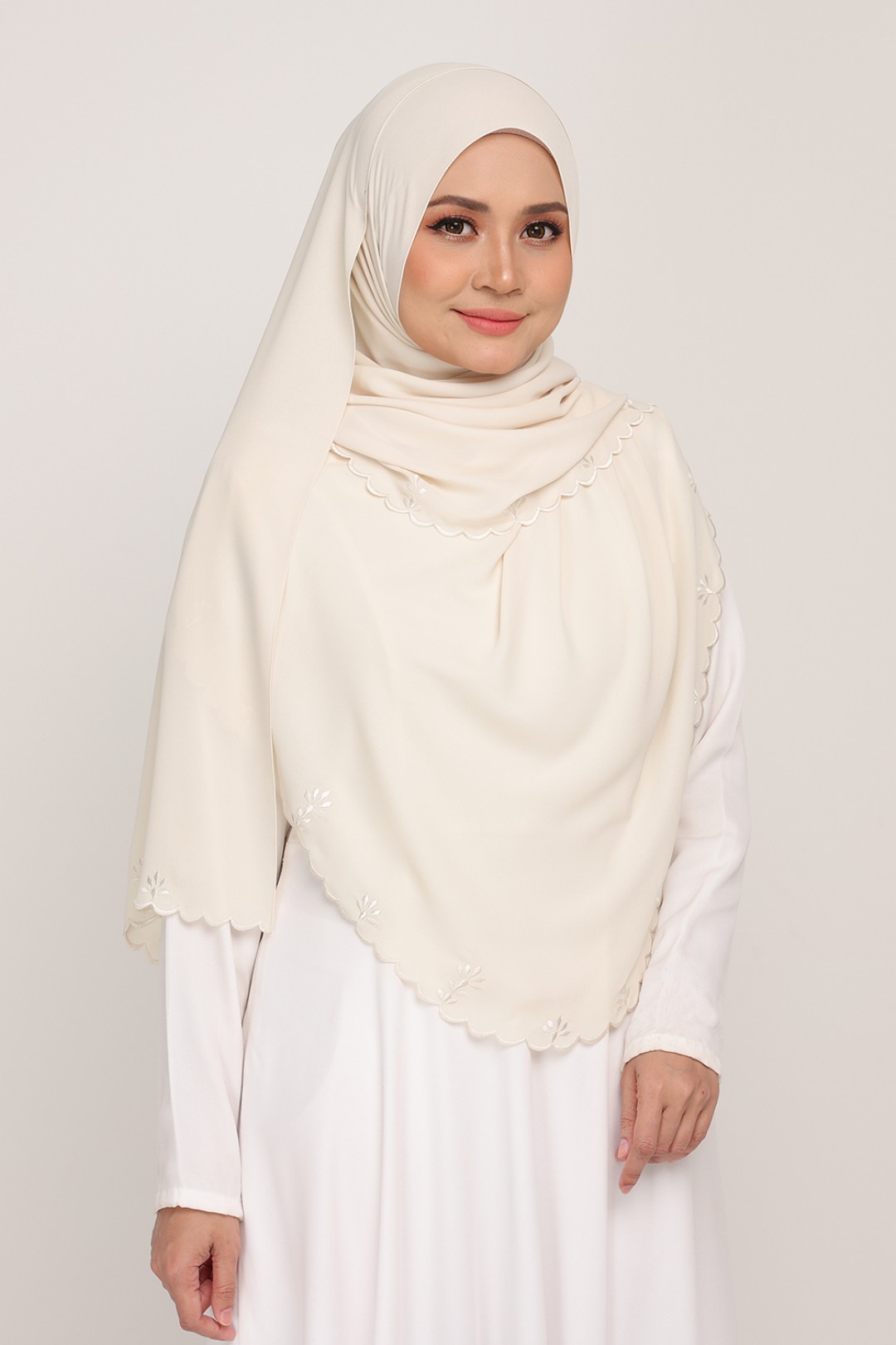 [AS-IS]-Shawl Sulam Milky Eve