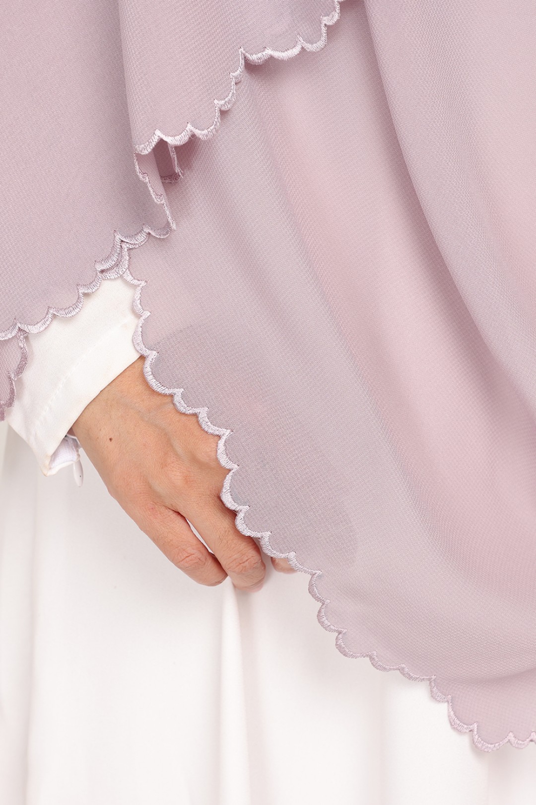 Bawal Sulam Preity White